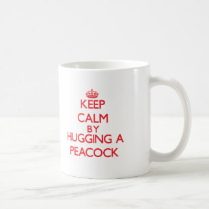 Taza De Café Guarde la calma abrazando un pavo real