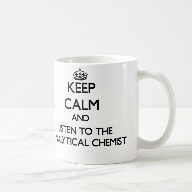 Taza De Café Guarde la calma y escuche el químico analítico (Derecha)