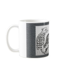 Guepardos en la imitación de cuero gris