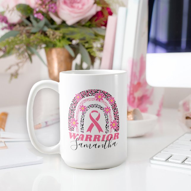 Taza De Café Guerrero contra el cáncer de mama en arco iris con (A great gift idea for a breast cancer warrior and her courageous fight.)