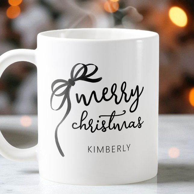 Taza De Café Guión blanco y negro: Moderna Navidad de los cerez (Black and White Script Modern Bow Merry Christmas Coffee Mug)