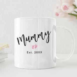 Taza De Café Guión de pies de bebé rosados lindos Mummy año est