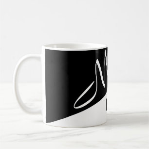 Taza De Café guión en blanco y negro elegante Monogramado