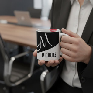 Taza De Café guión en blanco y negro elegante Monogramado