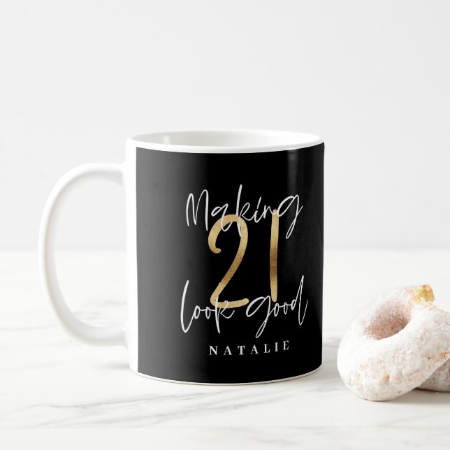 Taza De Café Guión moderno de 21 años negro y dorado elegante (Con donut)