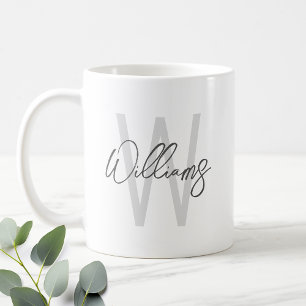 Taza De Café Guión moderno personalizado con monograma y nombre