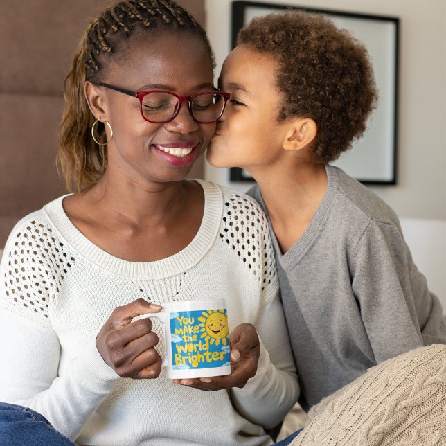 Taza De Café Haces El Mundo Más Brillante (Thank someone special with this cute, "You make the world brighter" sun mug! )