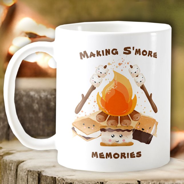 Taza De Café Haciendo que los Recuerdos más ricos se burlen de  (Making S'more Memories Cute Campfire Mug)