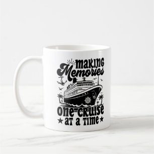 Taza De Café Haciendo Recuerdos Una Familia De Cruceros Combina