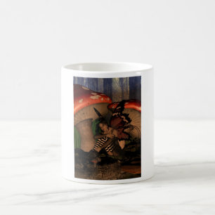 Taza De Café Hada del arbolado debajo de setas