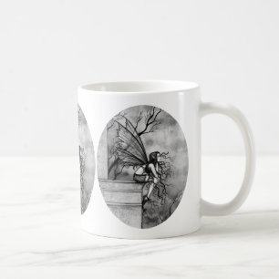 Taza de café Hada Gótica por Molly Harrison