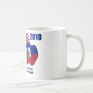 Taza De Café Haitiano y banderas que agitan americanas para