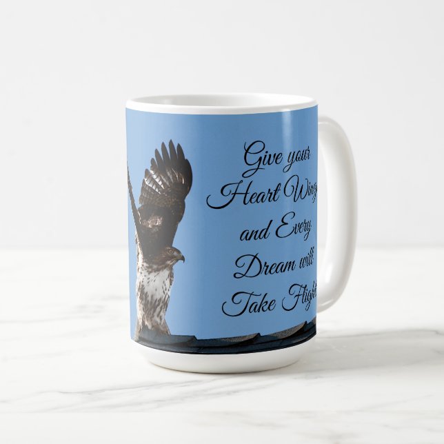Taza De Café Halcón rojo que toma vuelo Inspirador (Anverso derecho)