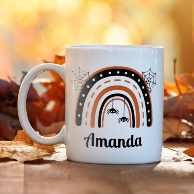Taza De Café Halloween Arácnido Personalizado Arcoíris (This personalized Halloween mug makes coffee time even more fun.)