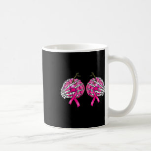 Taza De Café Halloween con cáncer de mama con calabaza de mano