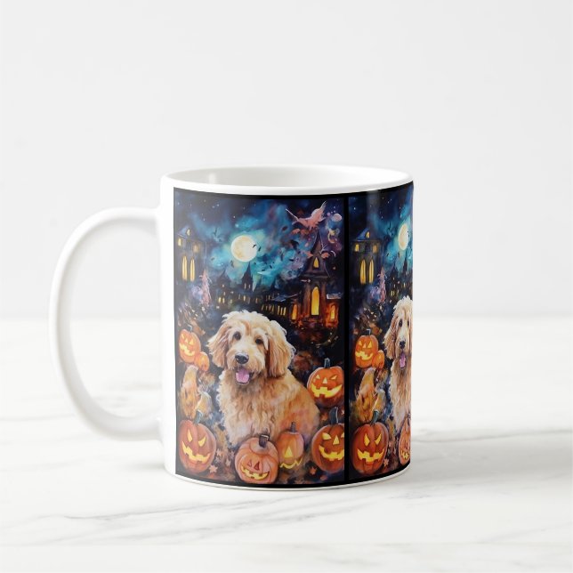 Taza De Café Halloween Goldendoodle con calabazas aterradoras (Izquierda)
