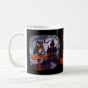 Taza De Café Halloween gótico - Lechuza embrujada y casa espumo