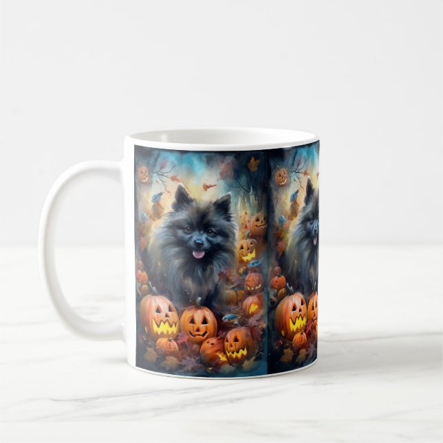 Taza De Café Halloween Keeshond con calabazas aterradoras (Izquierda)