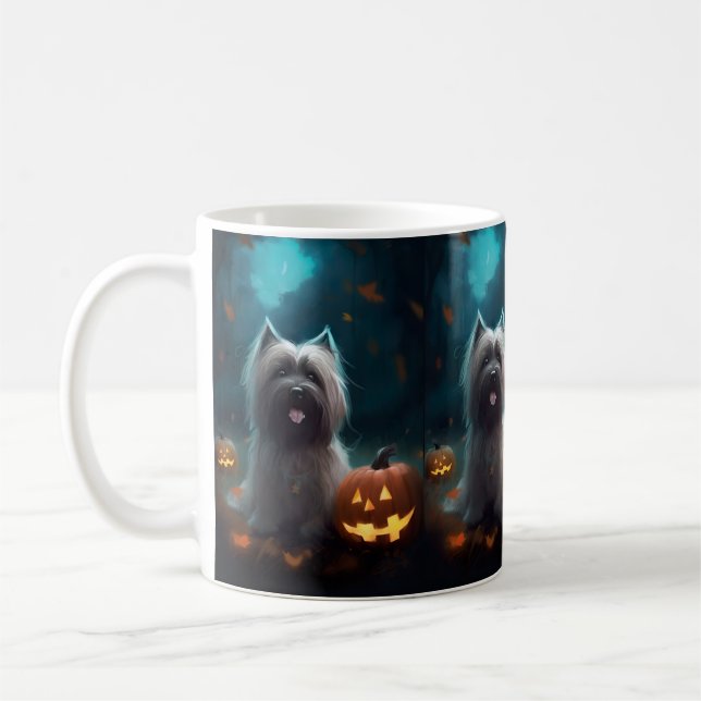 Taza De Café Halloween Skye Terrier con calabazas aterradoras (Izquierda)