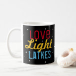 Taza De Café Hanukkah Fiesta Love Light Latkes Personalizado<br><div class="desc">¡Nuestro Fiesta de Hanukkah Love Light Latkes Personalizado Funny Coffee Mug atraerá a todos al espíritu de las fiestas! Vestir su café matutino para las vacaciones. Una taza personalizada es un gran regalo de vacaciones para familias, amigos y clientes especiales. El dicho colorido y humorístico destaca en el fondo negro...</div>