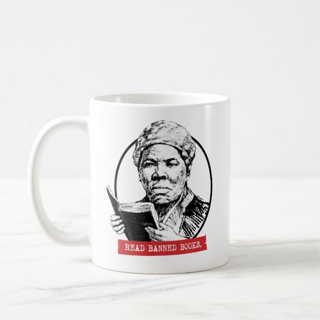 Taza De Café Harriet Tubman lee libros prohibidos (Izquierda)