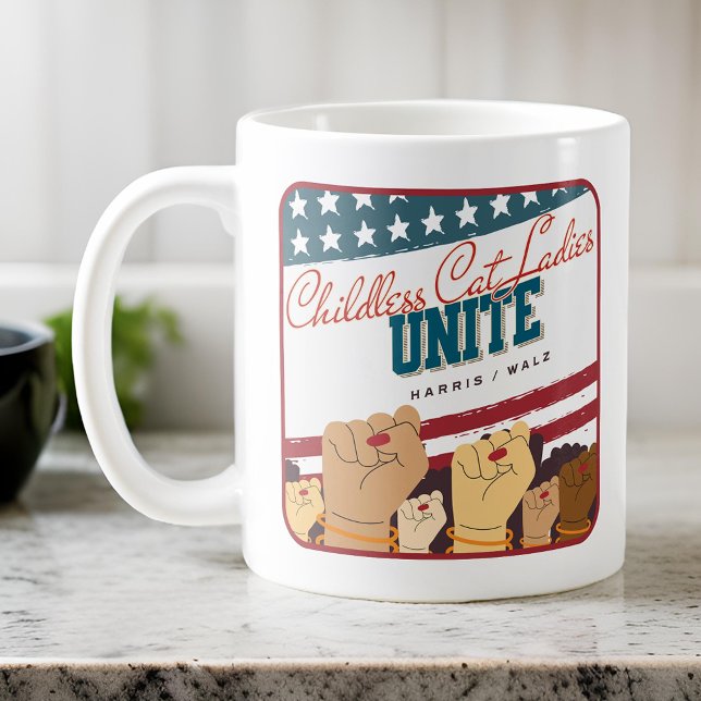 Taza De Café Harris Walz Childless Cat Ladies une los puños (Harris Walz Childless Cat Ladies Unite Fists Coffee Mug)