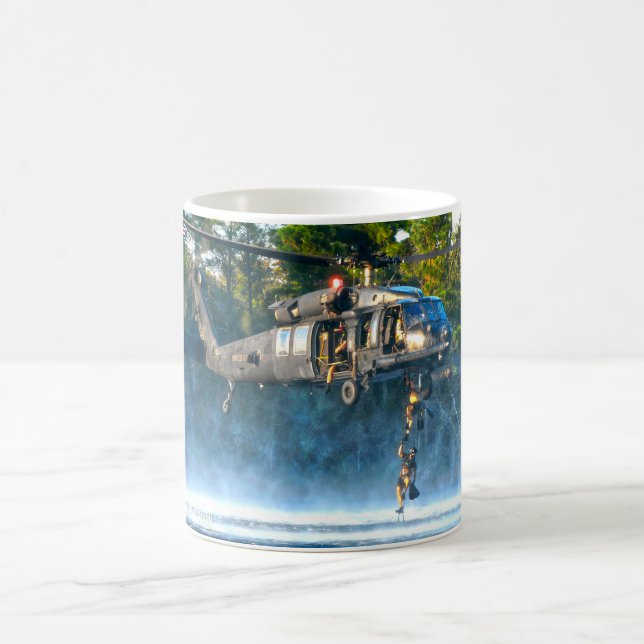 TAZA DE CAFÉ HAWK NEGRO MH-60M (Centro)