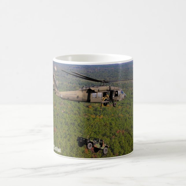 TAZA DE CAFÉ HAWK NEGRO UH-60M (Centro)