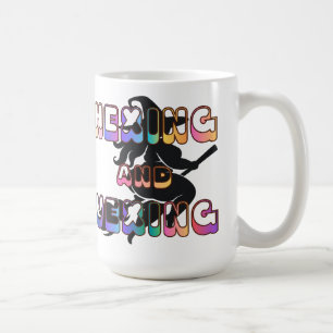 Taza De Café HECHIZANDO Y FASTIDIANDO para la Pagana de Tallas