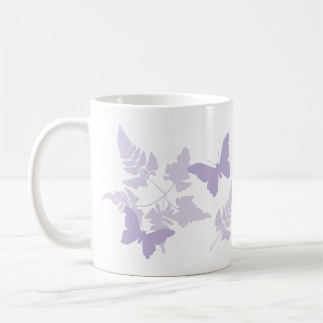 Taza De Café Helechos púrpuras de la lavanda de las mariposas (Izquierda)