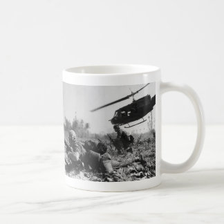 Taza De Café Helicóptero del UH-1D de Crandall importante en la