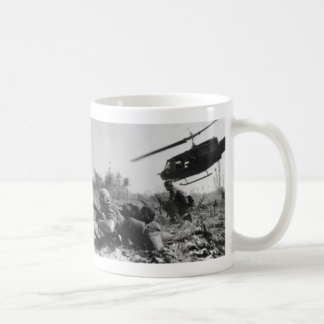 Taza De Café Helicóptero del UH-1D de Crandall importante en la (Derecha)