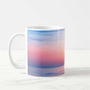 Taza De Café Hermoso amanecer, mar azul, cielo rosa, whi