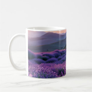 Taza De Café Hermoso campo de lavanda al atardecer