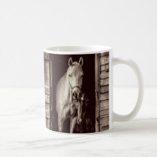 Taza De Café Hermosos caballos y un ruidoso granero
