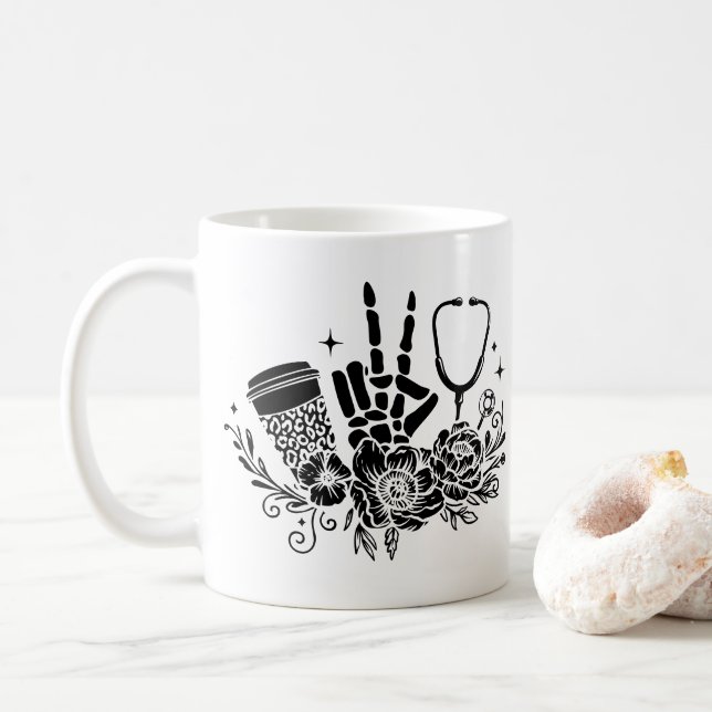 Taza De Café Herramientas De Enfermería Del Trabajo (Con donut)