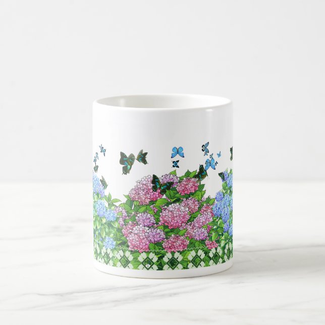 Taza De Café Hidrángulos y mariposas rosadas, azules, verdes (Centro)