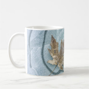 Taza De Café Hoja de arce helada congelada en hielo