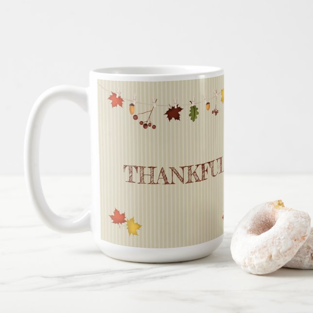 Taza De Café Hojas de otoño en la línea de vestimenta (Con donut)