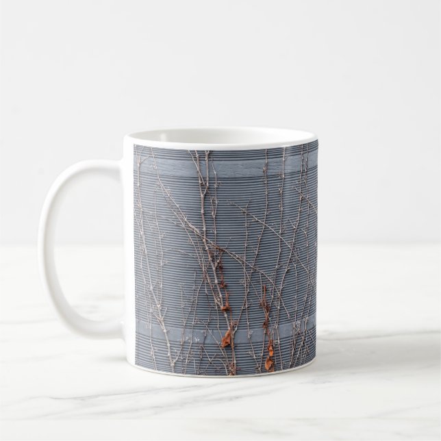 Taza De Café Hojas secas marrones en el agua (Izquierda)