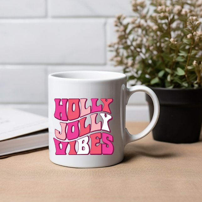 Taza De Café Holly jolly vibes: Navidades bebiendo café Mug (Subido por el creador)