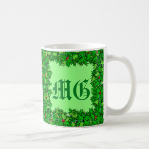 Taza De Café Holly Wreath con monograma, café verde profundo