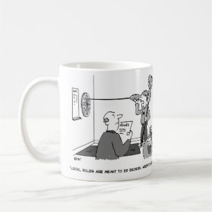 Taza De Café Hombre que engaña jugando a un juego de dardos