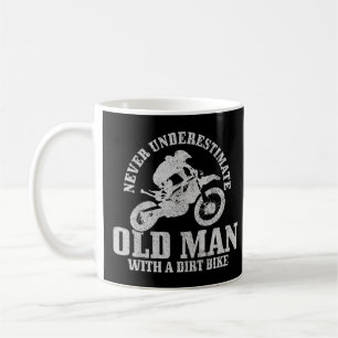 Taza De Café Hombres Nunca Subestimen A Un Hombre Mayor Con Una
