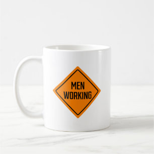 Taza De Café Hombres trabajando Rótulo vial   Mugre clásica