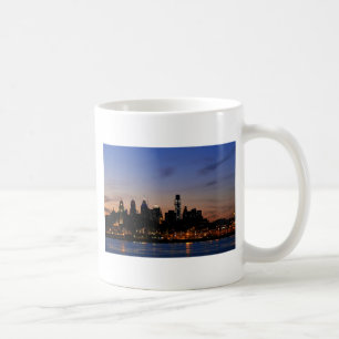 Taza De Café Horizonte de Philadelphia en el crepúsculo