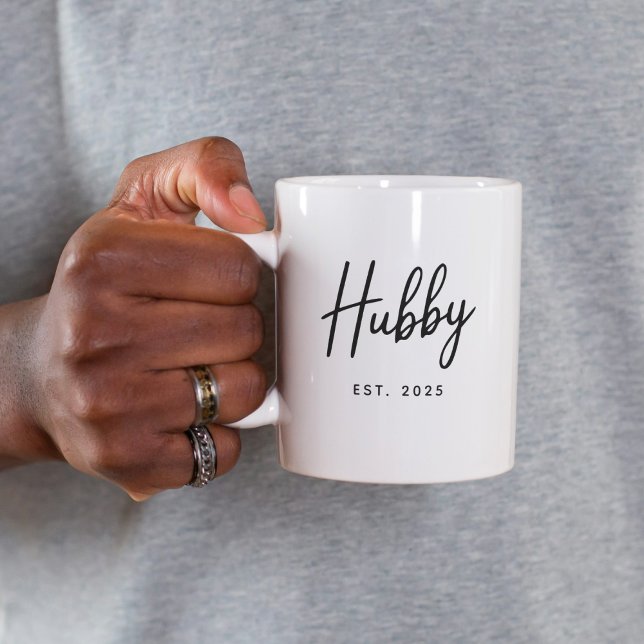 Taza De Café Hubby Black Script Typography Established Year (Subido por el creador)
