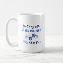Humor del campeón del Dreidel Hanukkah Mug