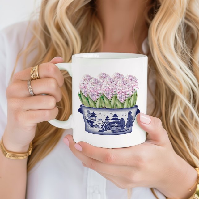 Taza De Café Hyacinths rosados en cerámica de planter Chinoiser (Pink hyacinths in blue and white Chinoiserie planter personalized mug)