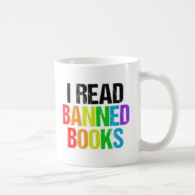 Taza De Café I Read Banned Books Rainbow (Derecha)